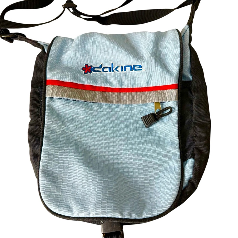 DAKINE Blue Crossbody Bag Adjustable Strap Zipper Clip Travel